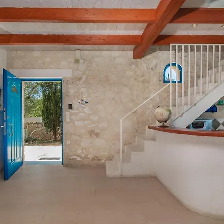 Astarte Villas - Nout